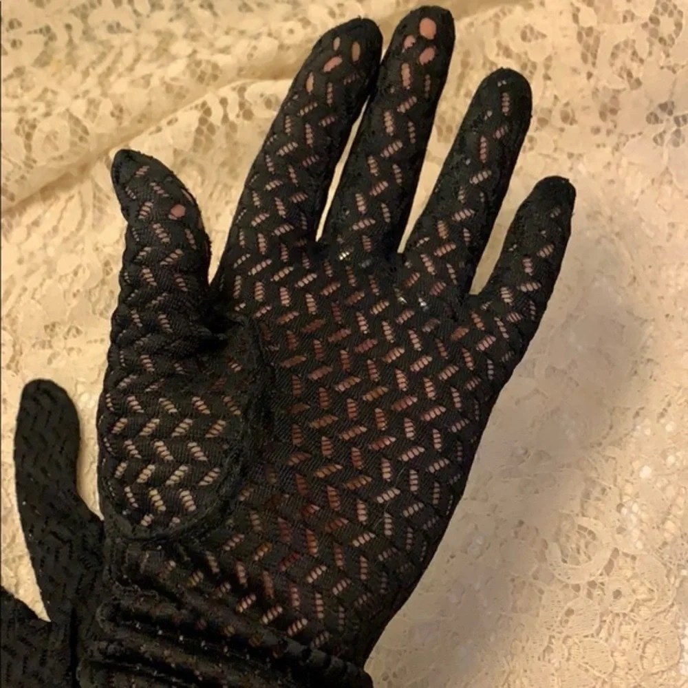 Vintage Black Gloves - Medium - Love these…